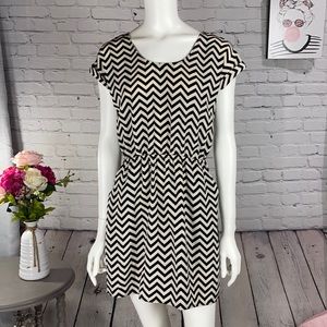 Candie’s Black & Off White Dress Size: Medium